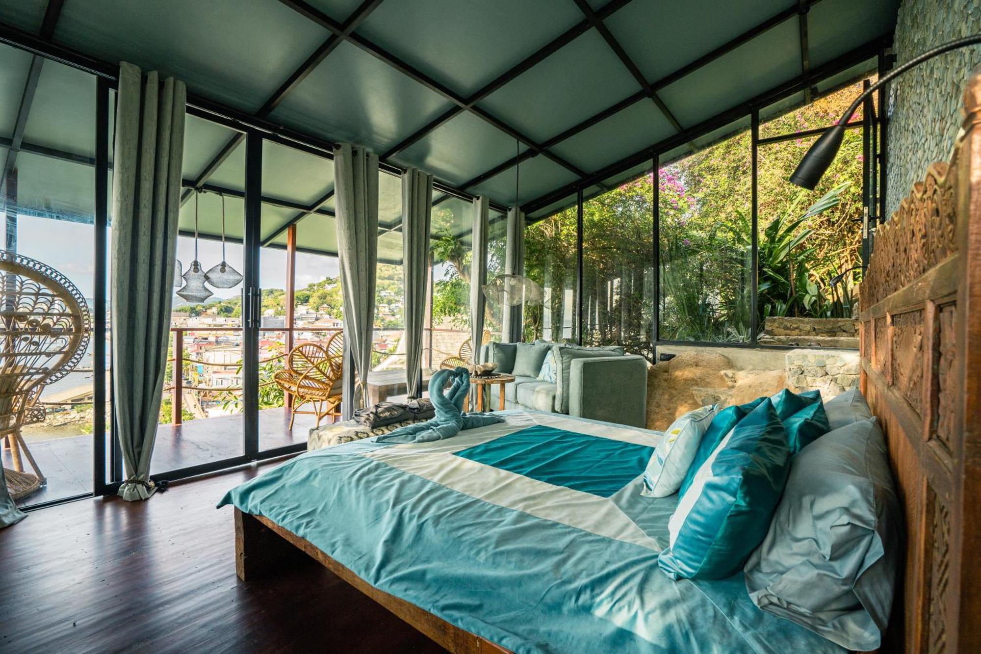 Selini Hills Hotel Labuan Bajo Exterior photo