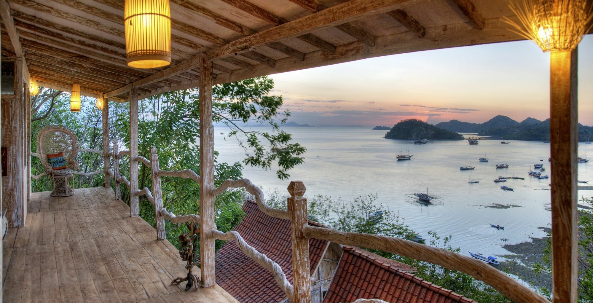 Selini Hills Hotel Labuan Bajo Exterior photo